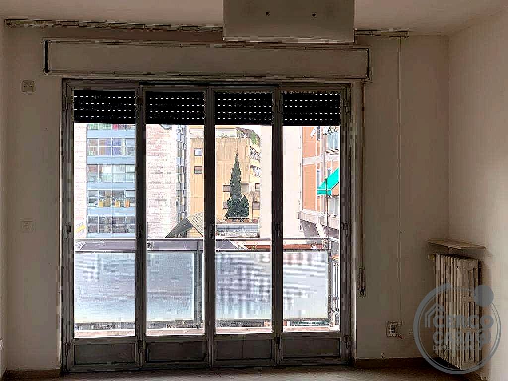 4 O PIÙ LOCALI VENDITA PERUGIA · foto 14