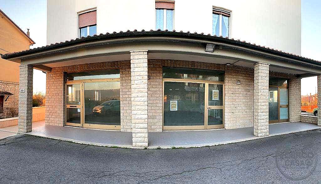 NEGOZIO VENDITA TODI · foto 14