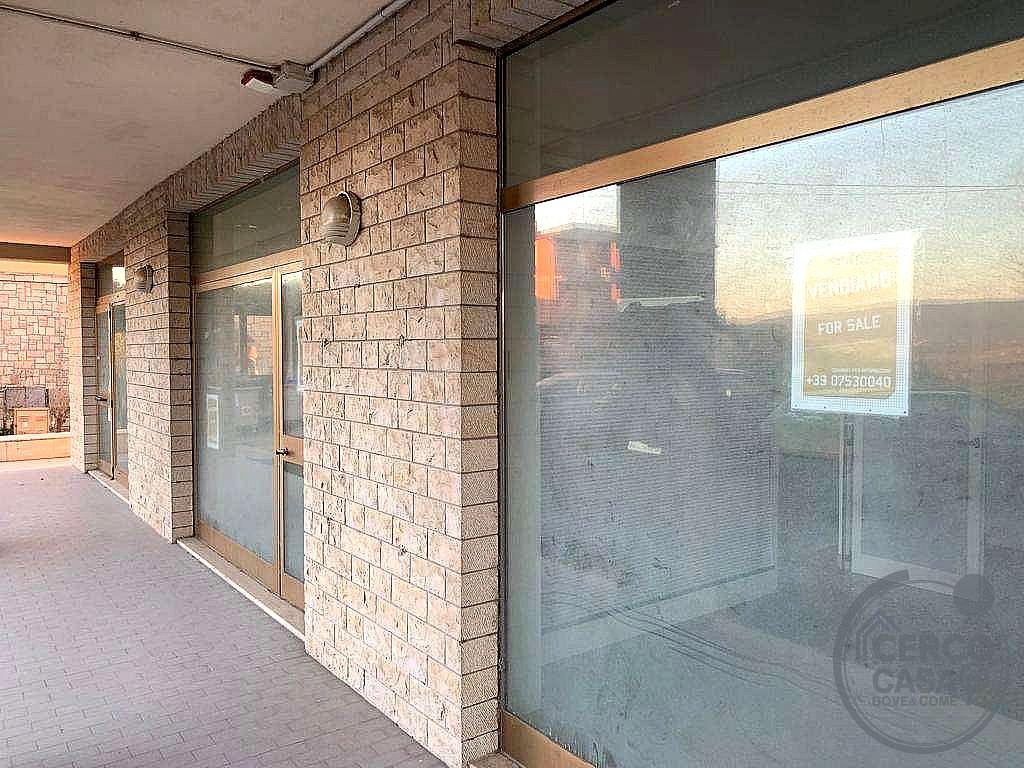 NEGOZIO VENDITA TODI · foto 3