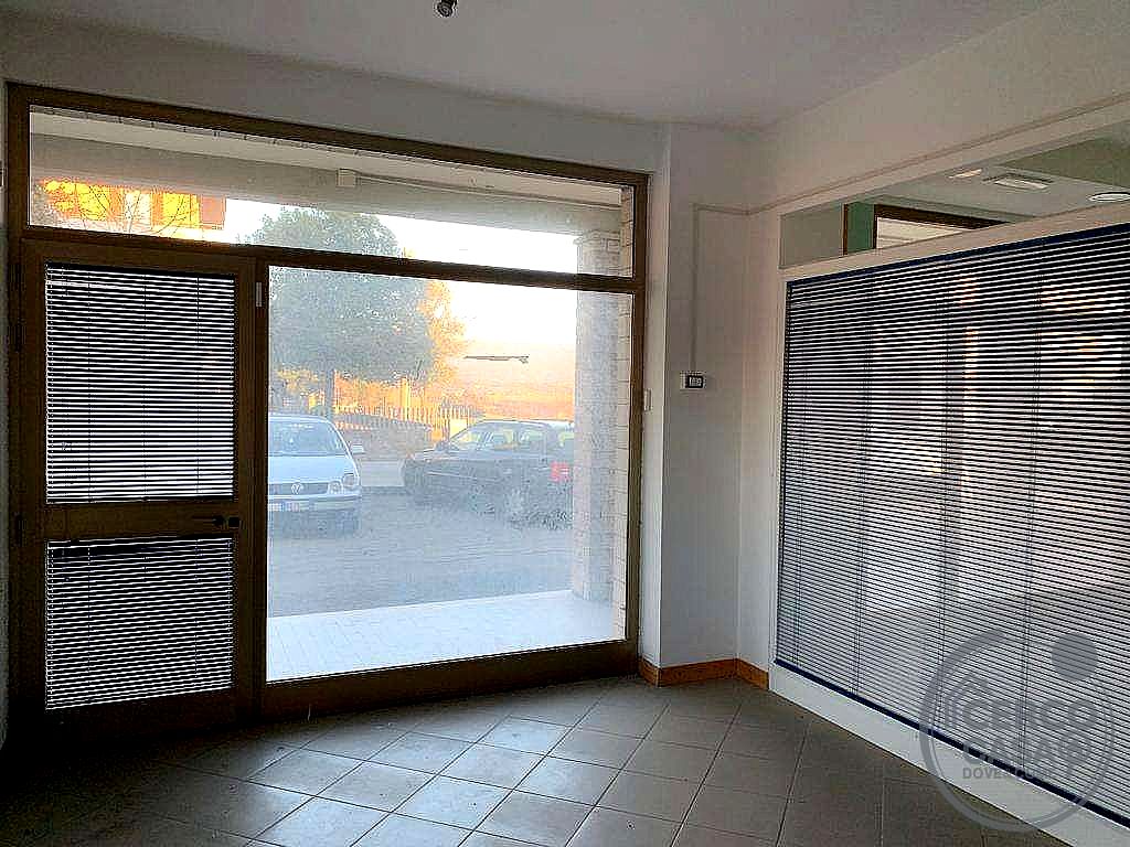 NEGOZIO VENDITA TODI · foto 7