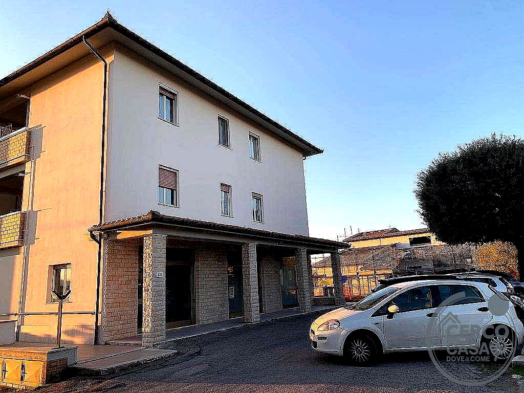 NEGOZIO VENDITA TODI