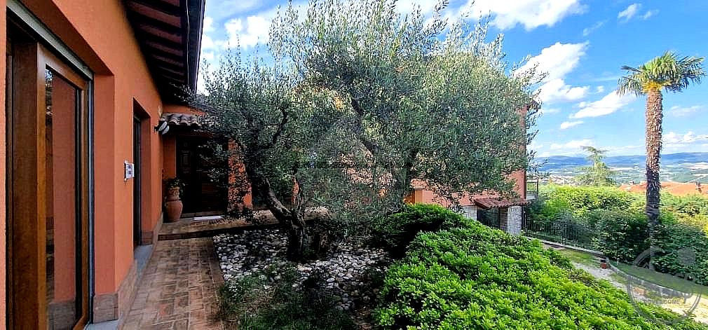 VILLA VENDITA PERUGIA MONTELUCE · foto 13