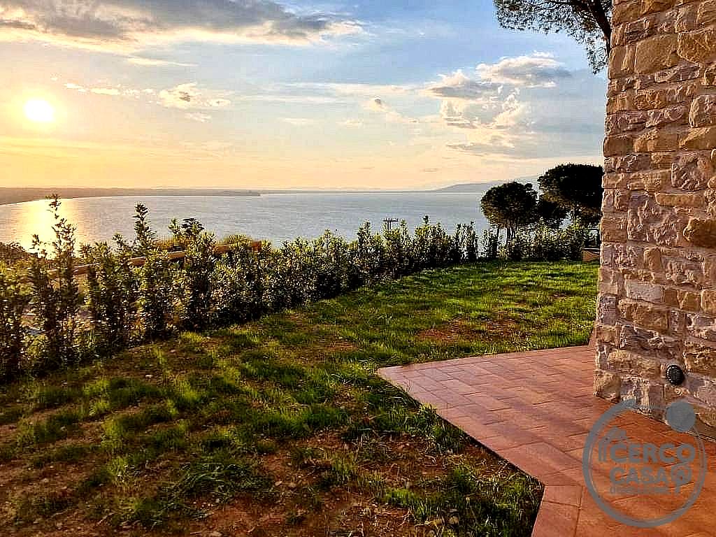 VILLA BIFAMILIARE VENDITA PANICALE