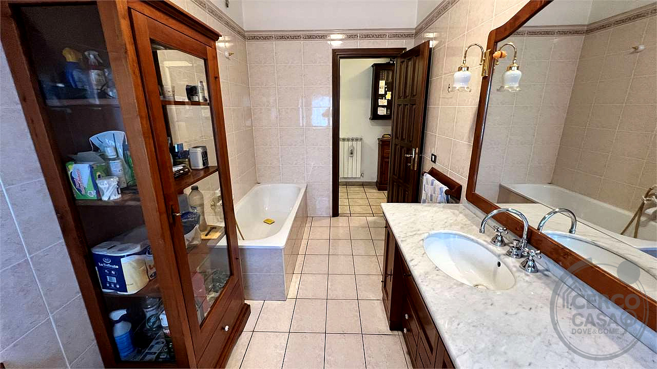 QUADRILOCALE CON AMPIO TERRAZZO IN QUADRIFAMILIARE