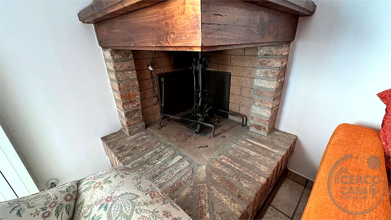 QUADRILOCALE CON AMPIO TERRAZZO IN QUADRIFAMILIARE