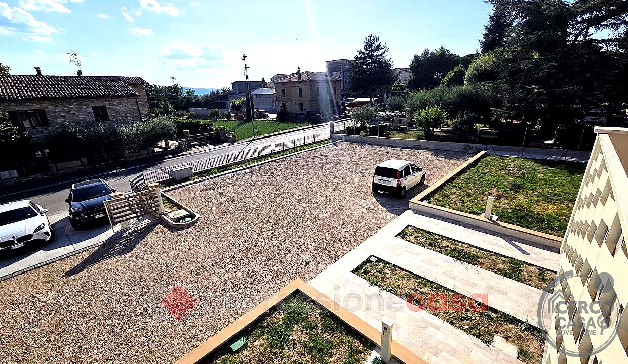 TRILOCALE VENDITA ASSISI · foto 3