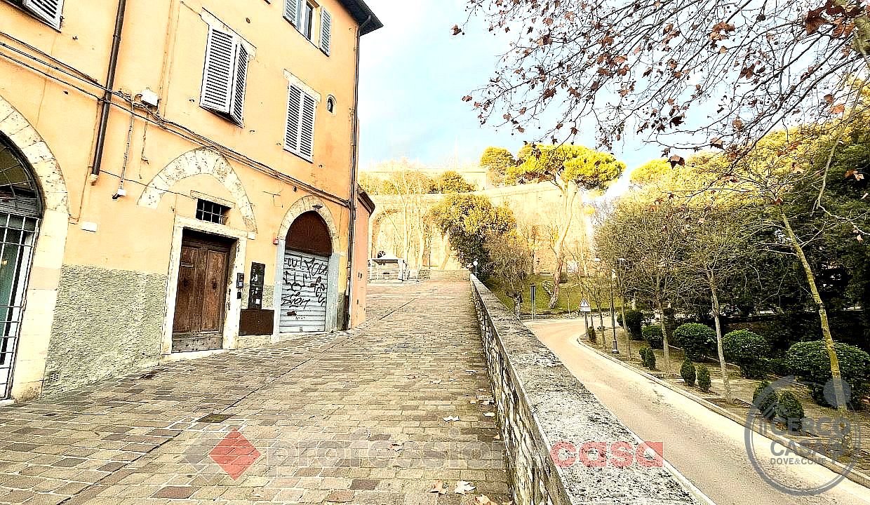 NEGOZIO VENDITA PERUGIA · foto 3