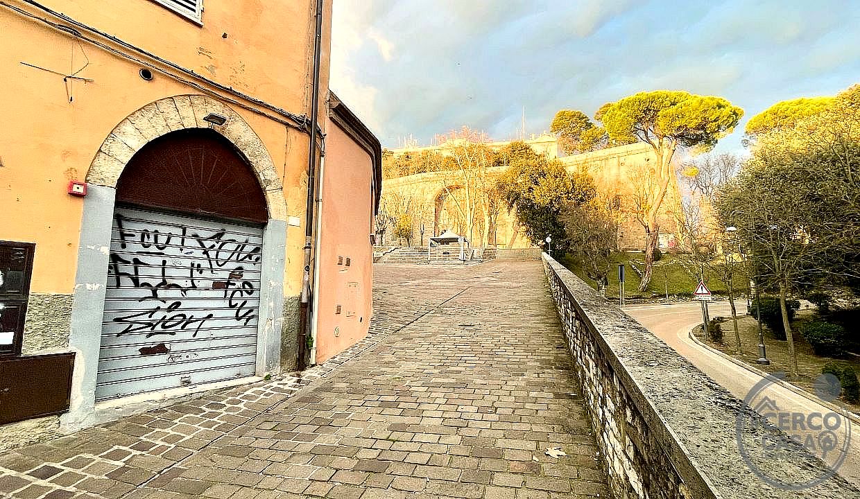 NEGOZIO VENDITA PERUGIA · foto 4