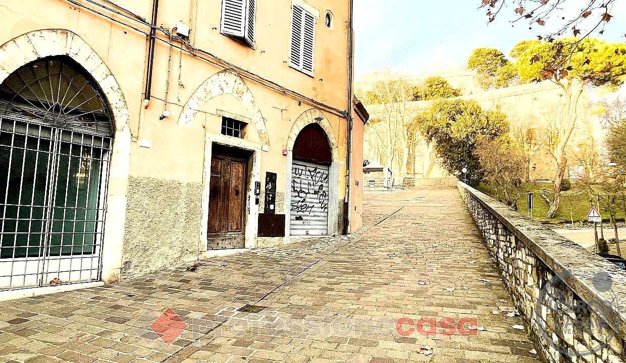 NEGOZIO VENDITA PERUGIA · foto 5
