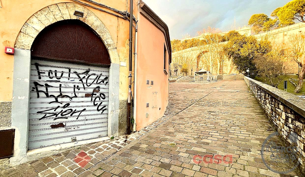NEGOZIO VENDITA PERUGIA · foto 6