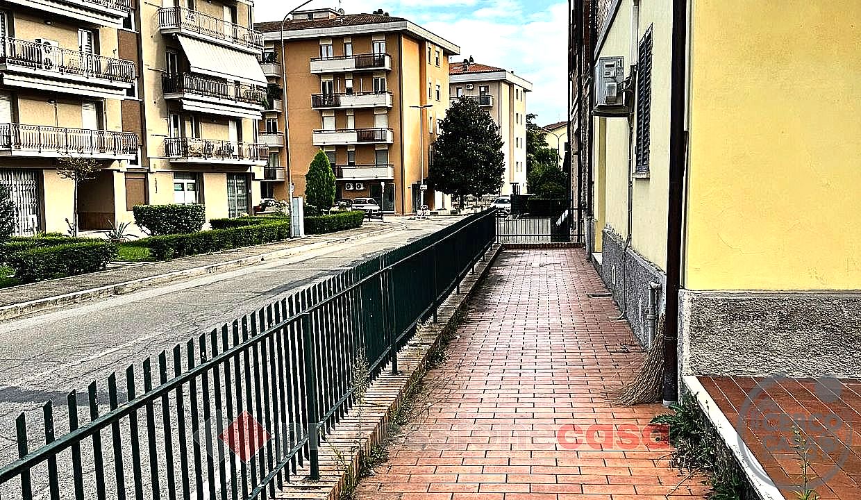 NEGOZIO VENDITA PERUGIA · foto 13