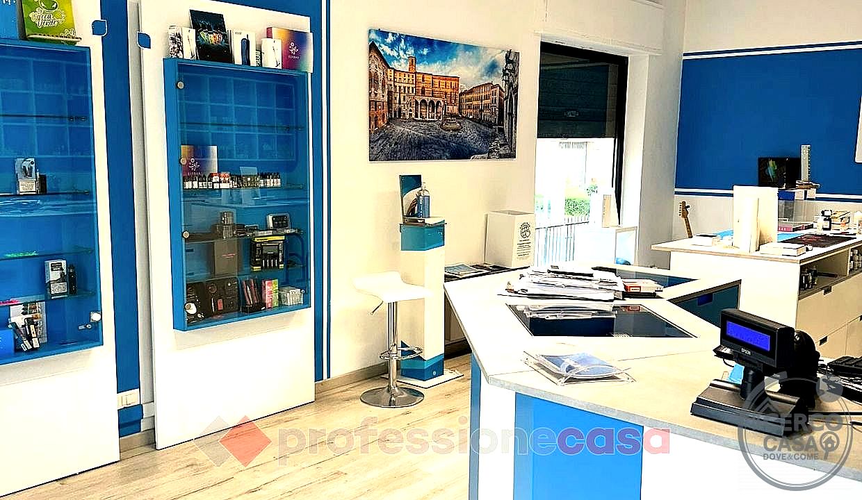 NEGOZIO VENDITA PERUGIA · foto 15