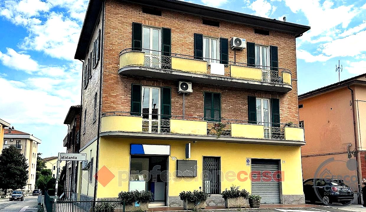 NEGOZIO VENDITA PERUGIA · foto 2