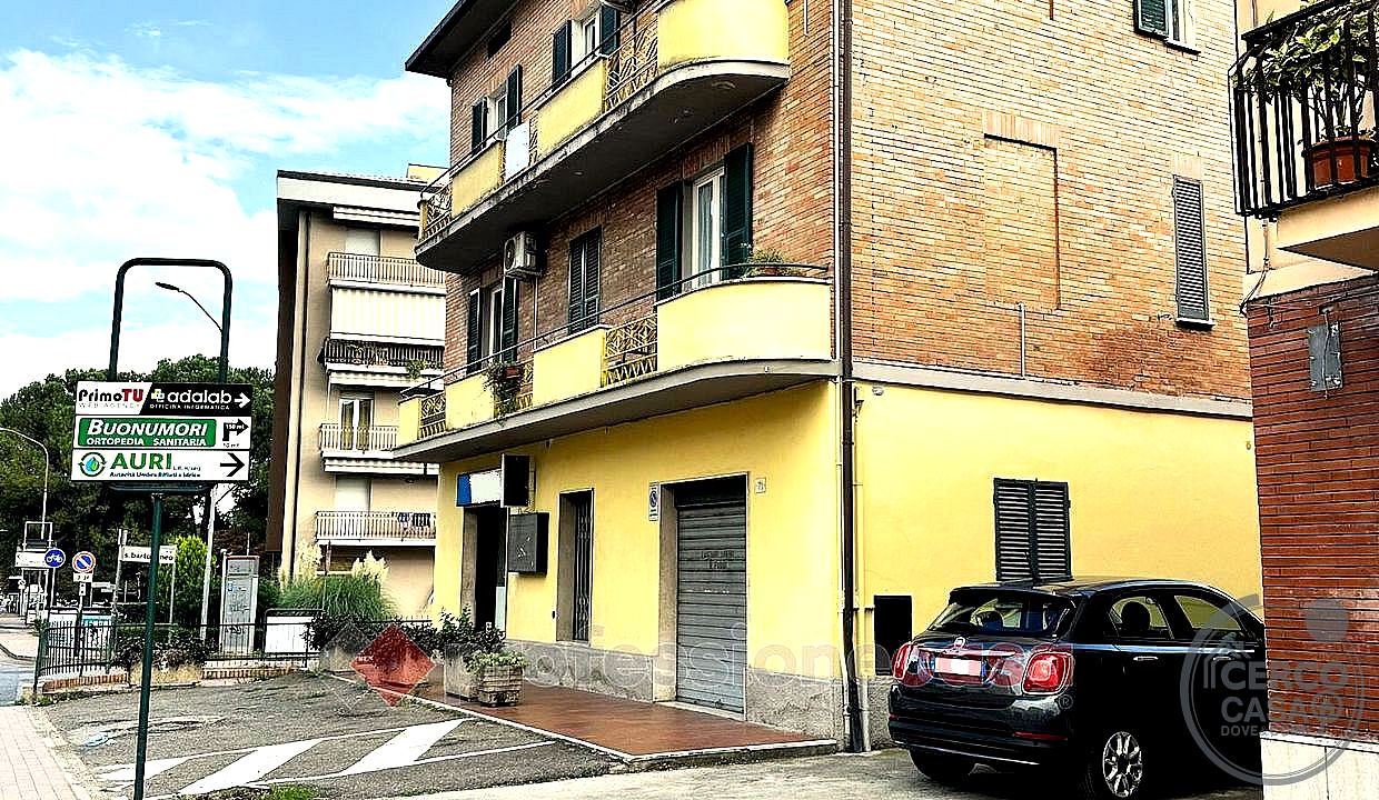 NEGOZIO VENDITA PERUGIA · foto 4