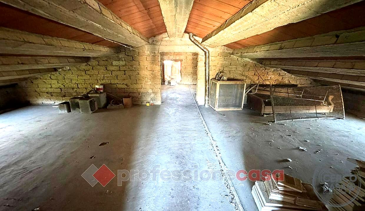 QUADRILOCALE VENDITA ASSISI · foto 18