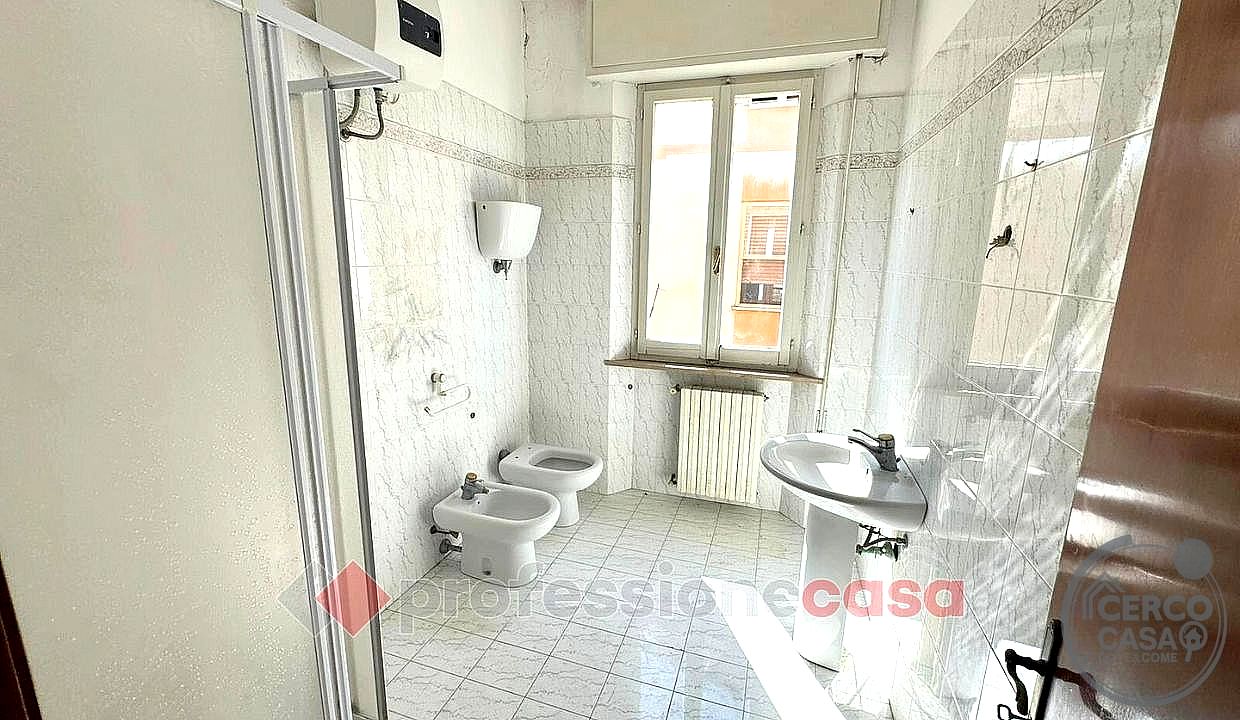 QUADRILOCALE VENDITA ASSISI · foto 22