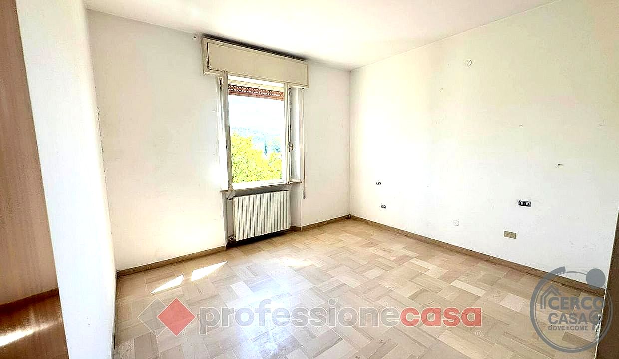 QUADRILOCALE VENDITA ASSISI · foto 25