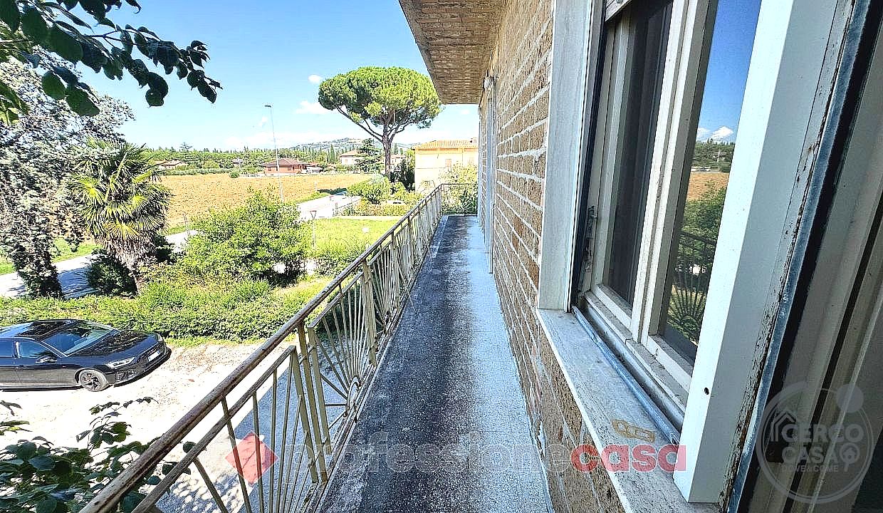 QUADRILOCALE VENDITA ASSISI · foto 20