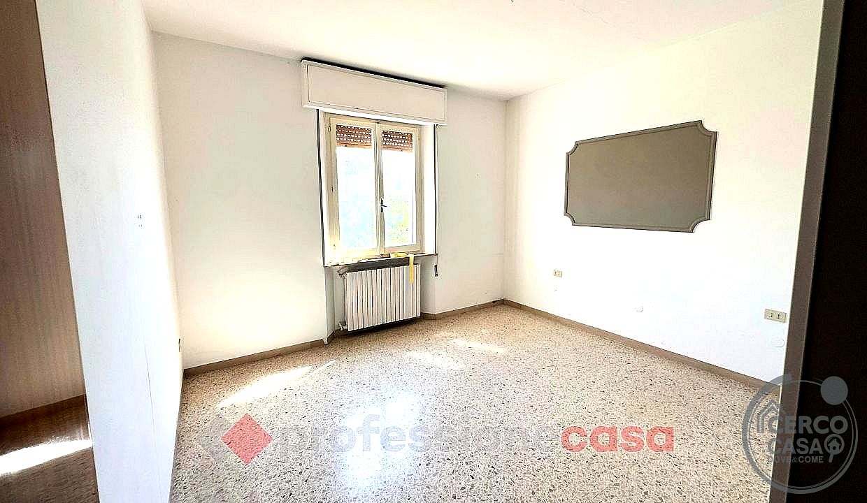 QUADRILOCALE VENDITA ASSISI · foto 23
