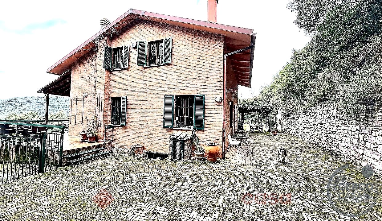 VILLA BIFAMILIARE VENDITA PERUGIA