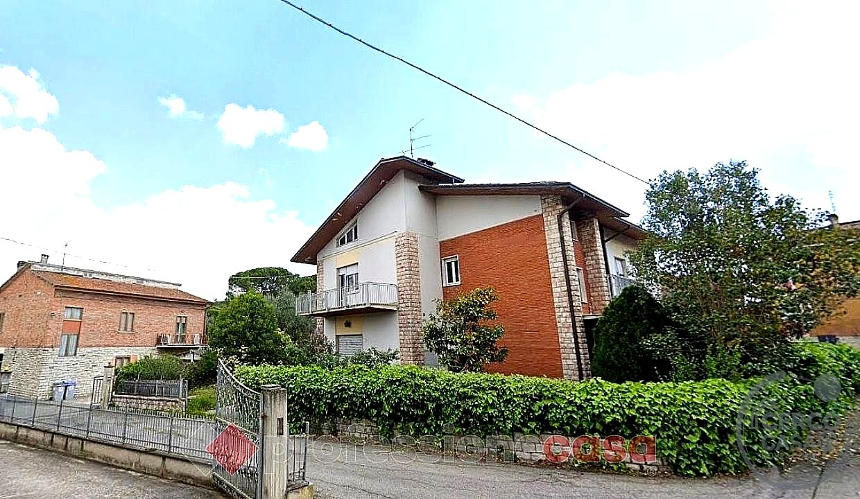 CASA INDIPENDENTE VENDITA PERUGIA PILA