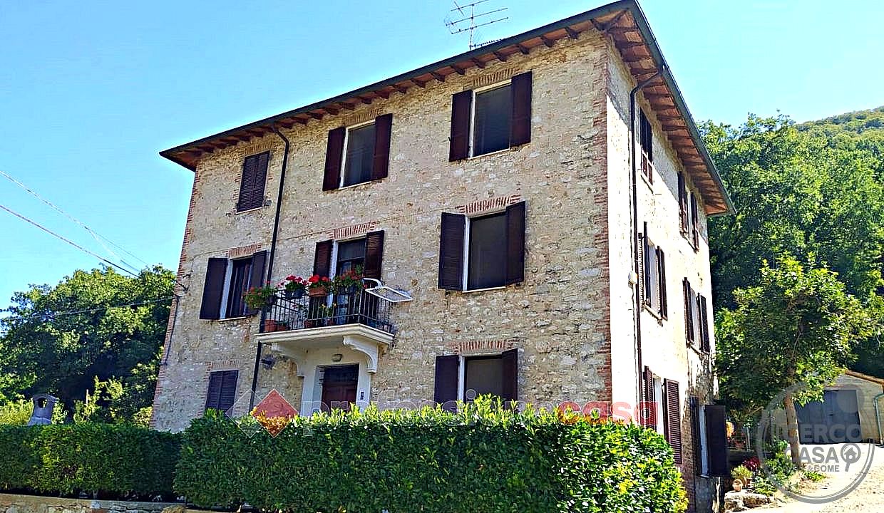 BIFAMILIARE VENDITA PERUGIA COLLE UMBERTO · foto 1