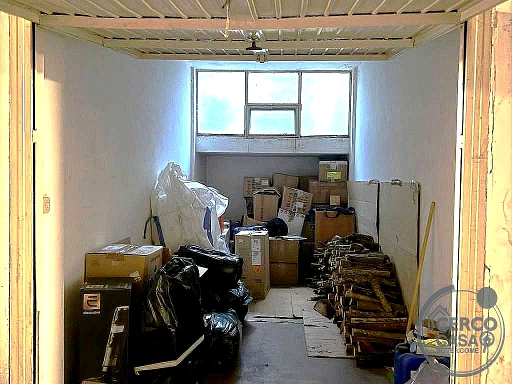 BOX - GARAGE VENDITA TERNI ZONA TURATI - Terni