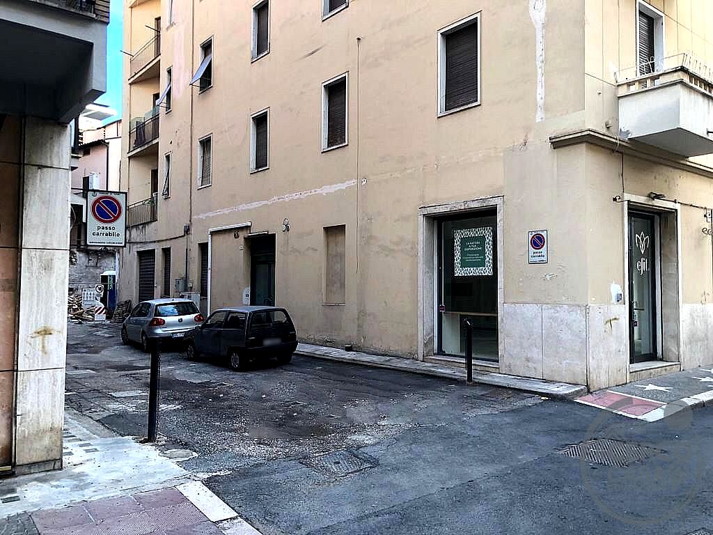 NEGOZIO VENDITA TERNI CENTRO STORICO · foto 3
