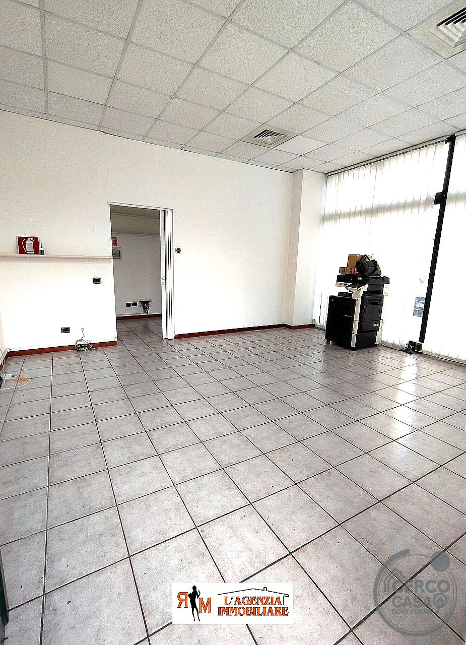 NEGOZIO VENDITA TERNI SEMICENTRO · foto 10