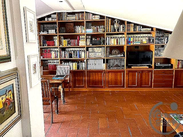 VILLA PORZIONE VENDITA PERUGIA LACUGNANO - Perugia