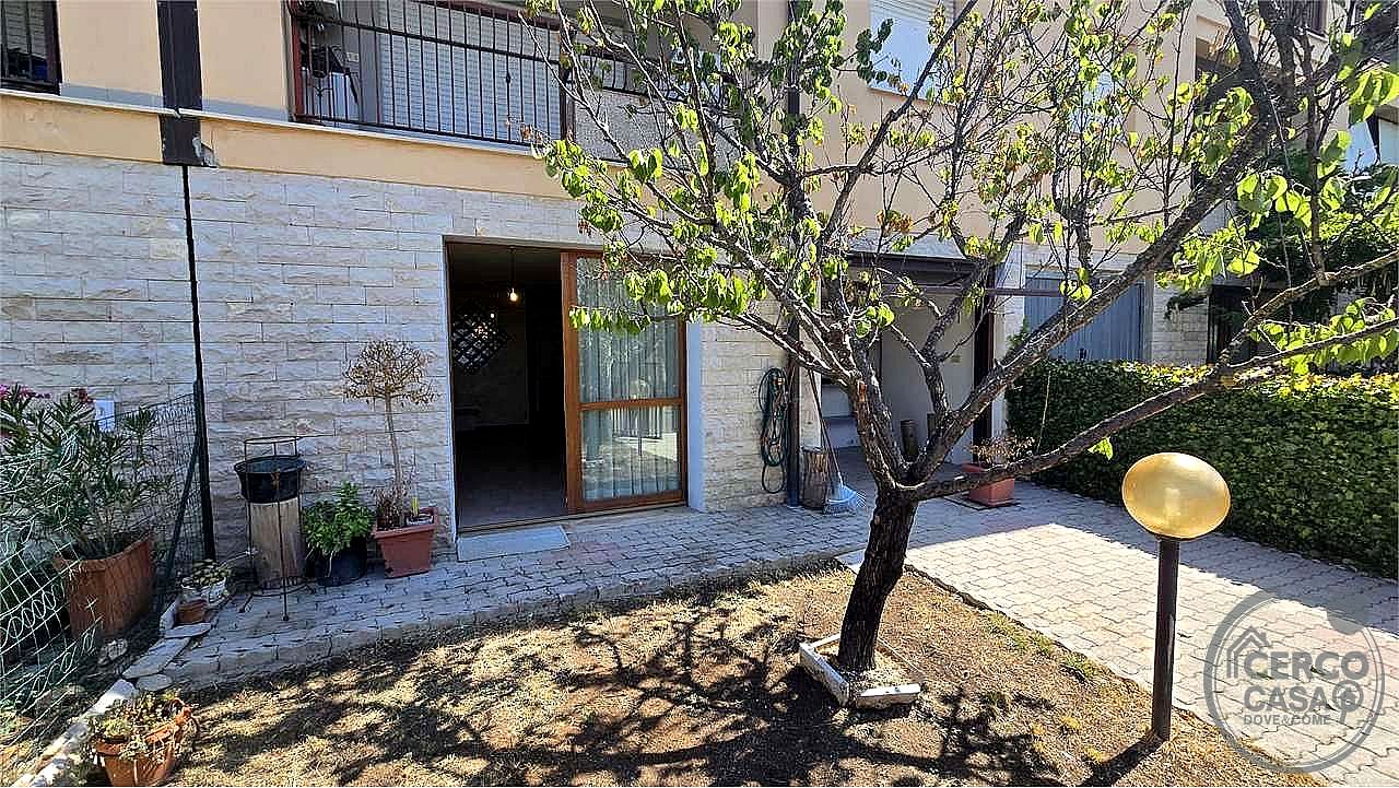 VILLA A SCHIERA VENDITA PERUGIA LACUGNANO · foto 10