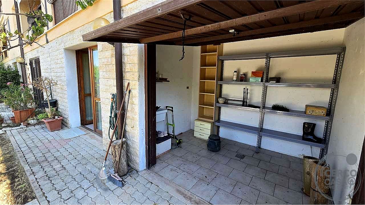 VILLA A SCHIERA VENDITA PERUGIA LACUGNANO · foto 13