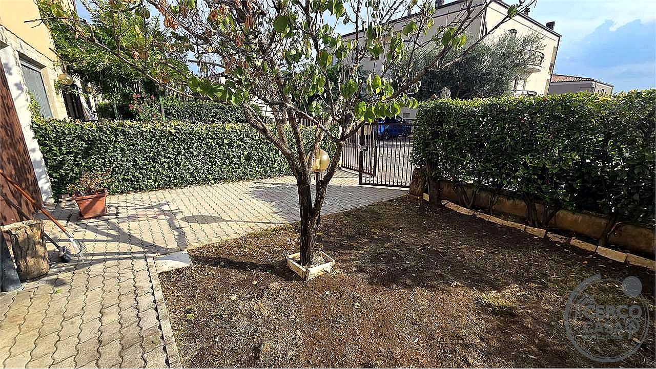 VILLA A SCHIERA VENDITA PERUGIA LACUGNANO · foto 15