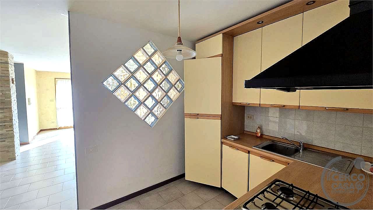 VILLA A SCHIERA VENDITA PERUGIA LACUGNANO · foto 18