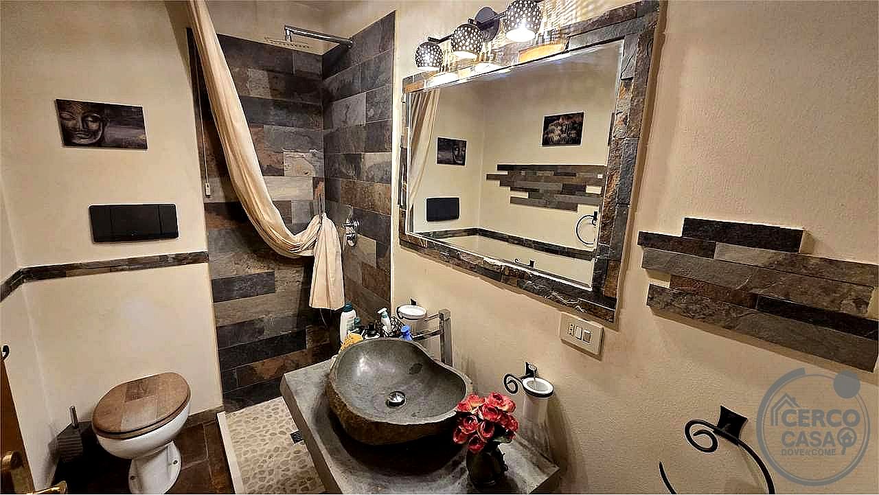 VILLA A SCHIERA VENDITA PERUGIA LACUGNANO · foto 21
