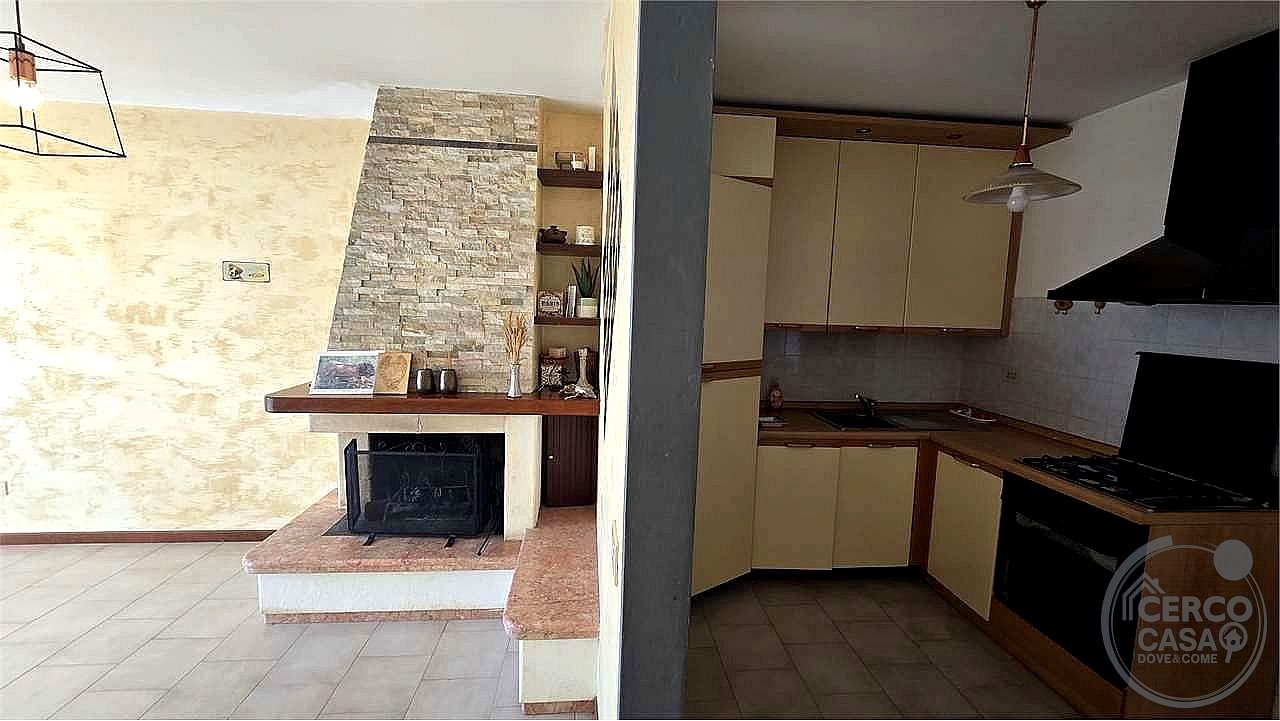 VILLA A SCHIERA VENDITA PERUGIA LACUGNANO · foto 24
