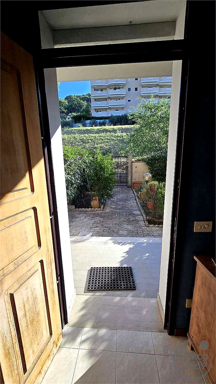 VILLA A SCHIERA VENDITA PERUGIA LACUGNANO · foto 35