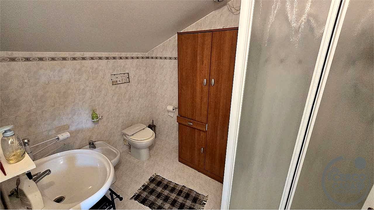 VILLA A SCHIERA VENDITA PERUGIA LACUGNANO · foto 40