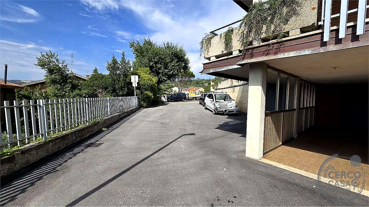 BOX - GARAGE VENDITA PERUGIA SETTEVALLI · foto 5