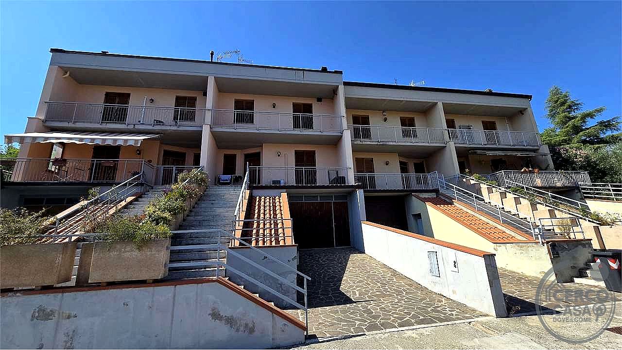 VILLA A SCHIERA VENDITA PANICALE TAVERNELLE · foto 7