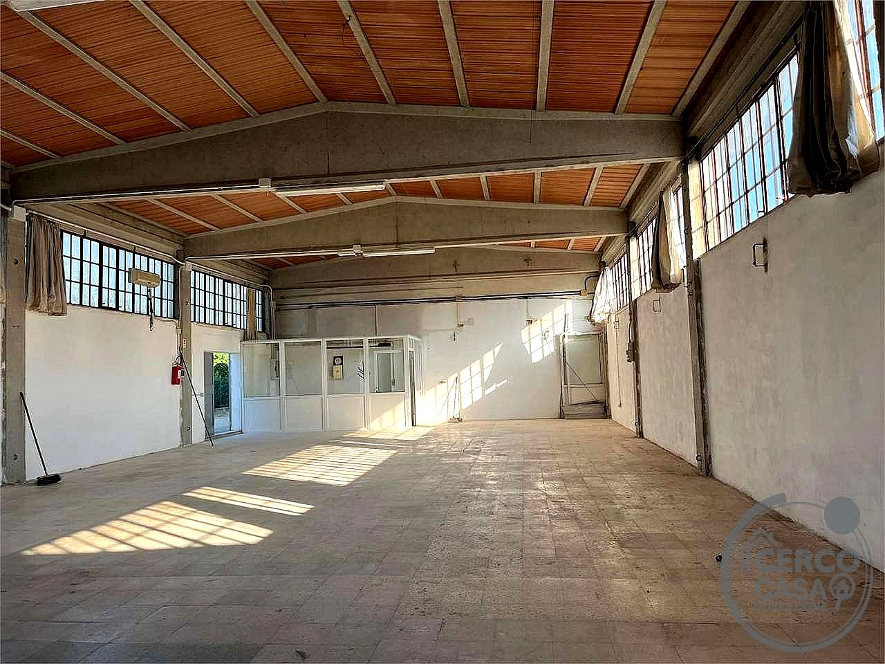 CAPANNONE AFFITTO CITTÀ DI CASTELLO · foto 11