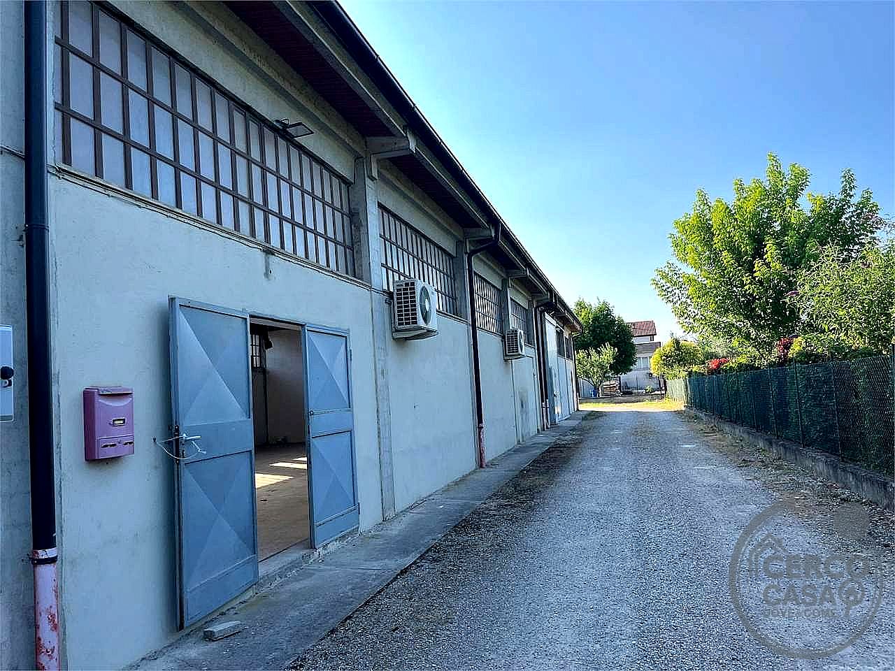 CAPANNONE AFFITTO CITTÀ DI CASTELLO · foto 4