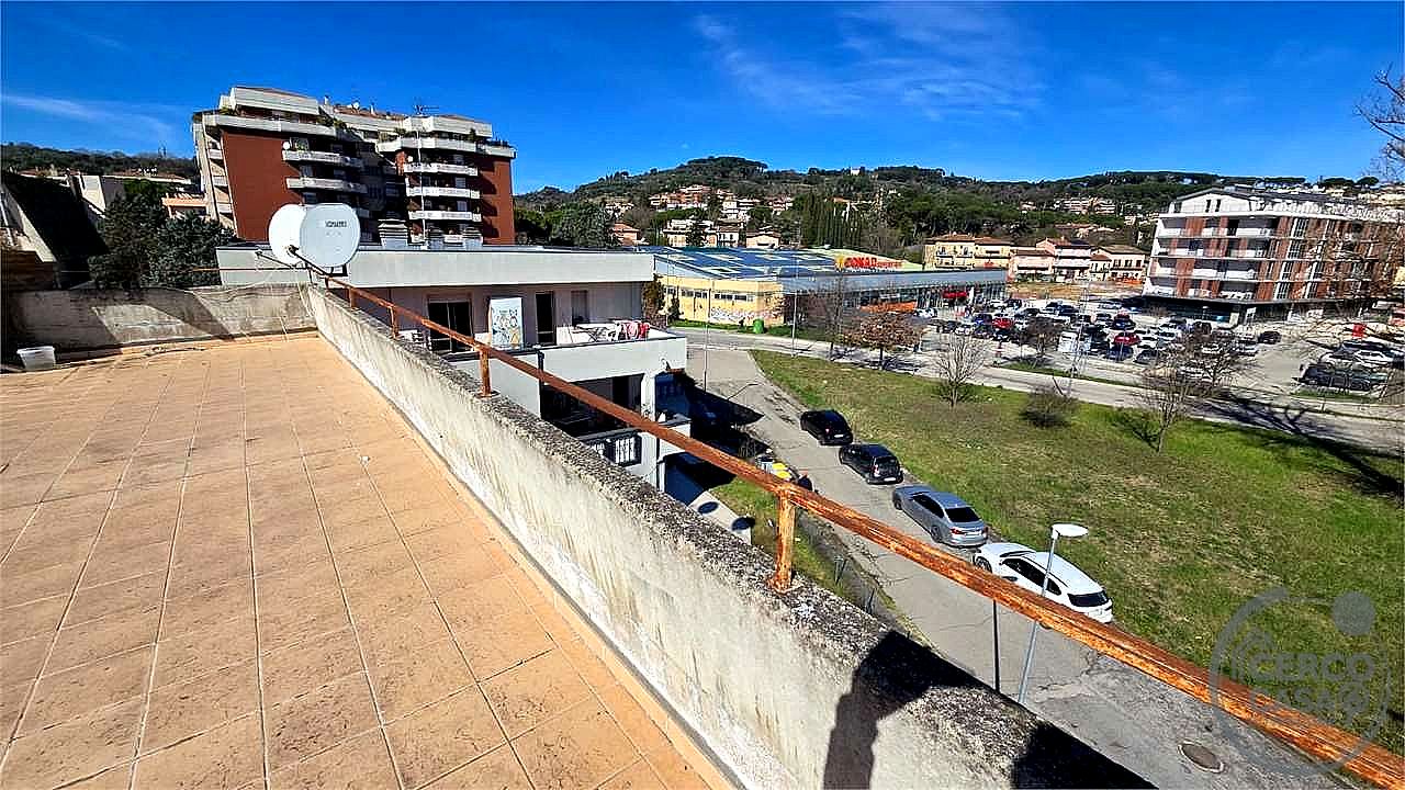 4 O PIÙ LOCALI VENDITA PERUGIA PONTE SAN GIOVANNI · foto 15