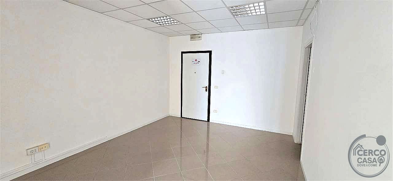 UFFICIO AFFITTO CORCIANO ELLERA · foto 8