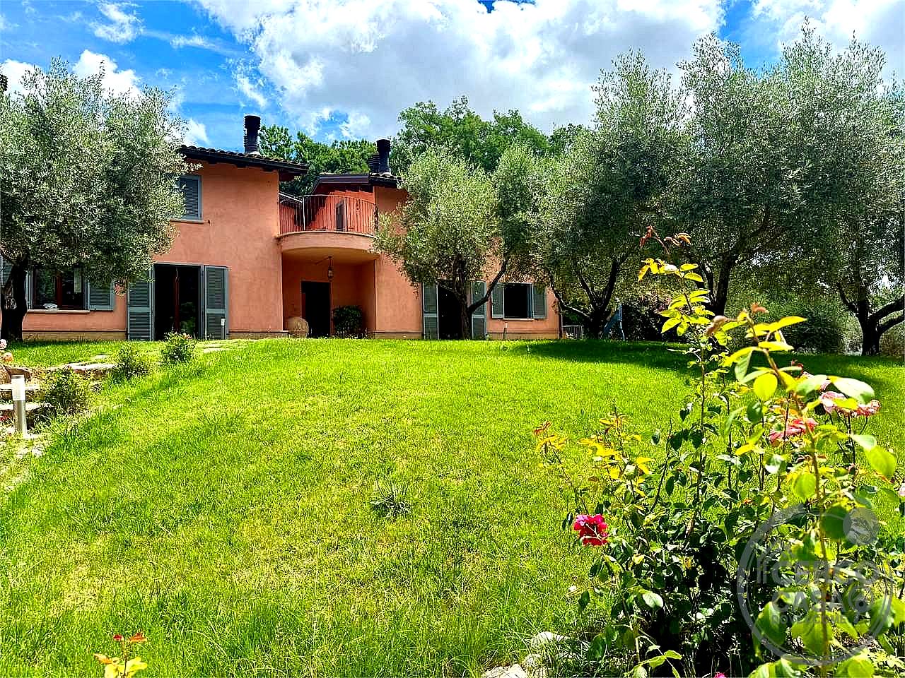VILLA BIFAMILIARE VENDITA PERUGIA SAN VETTURINO