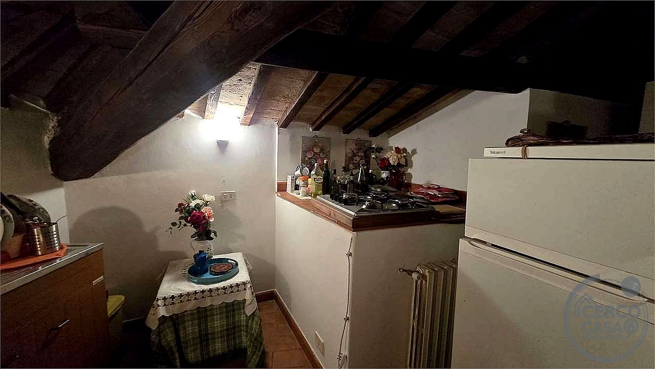 4 O PIÙ LOCALI VENDITA ASSISI · foto 30