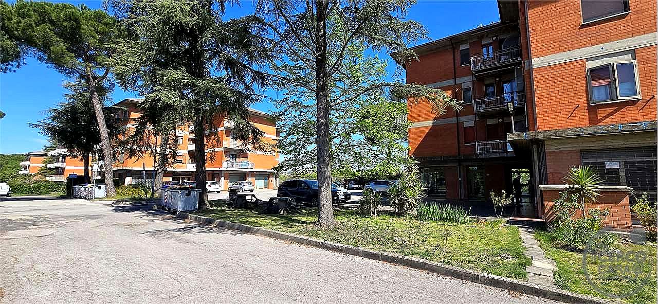 NEGOZIO AFFITTO PERUGIA · foto 10