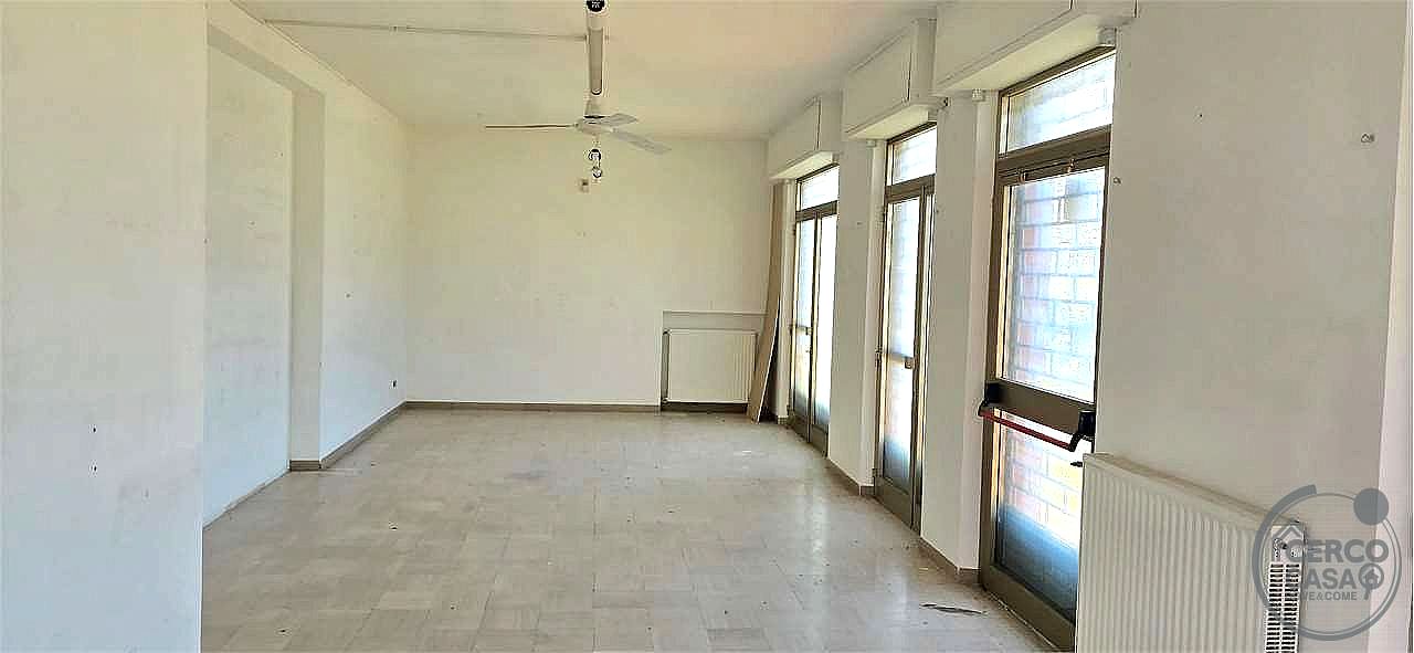NEGOZIO AFFITTO PERUGIA · foto 2