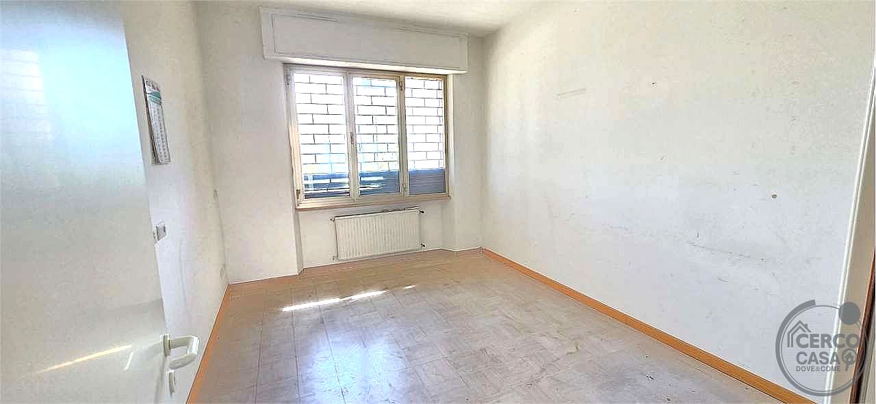 NEGOZIO AFFITTO PERUGIA · foto 7