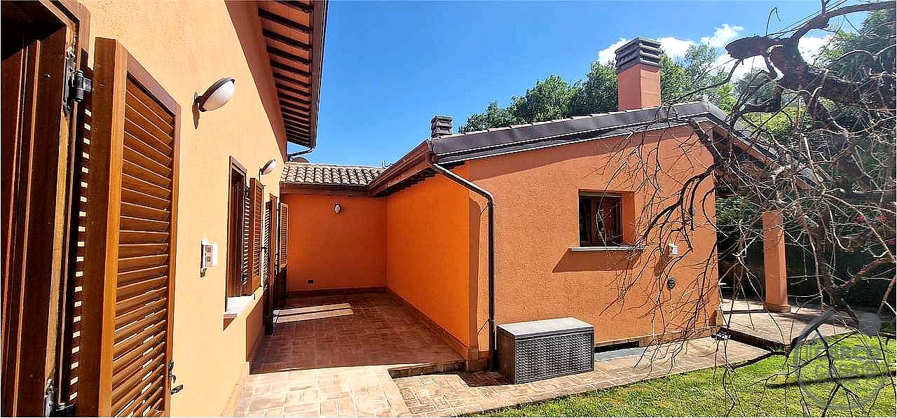 VILLA VENDITA PERUGIA MONTELUCE · foto 35